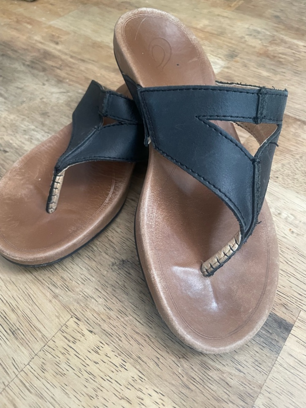 OluKai Lala Women's Leather thong Sandals shoes size 6 OluKai Lalahi